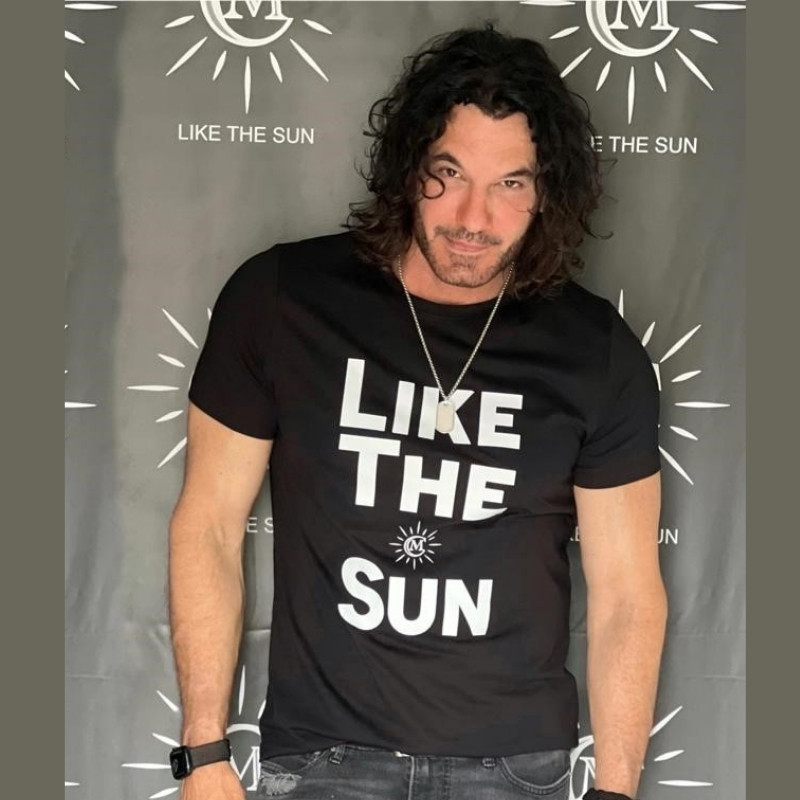 Camiseta de mangas cortas negro - Like the Sun bordado - E-shop CMK008 - LIKE THE SUN - MARIO CIMARRO